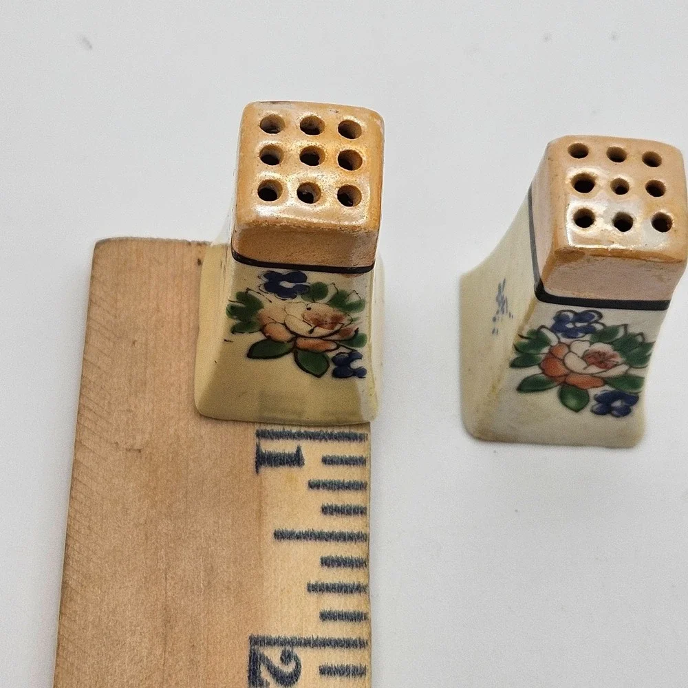 Vintage Japan Ceramic Salt & Pepper Shakers‎ Floral Hand-Painted Square
